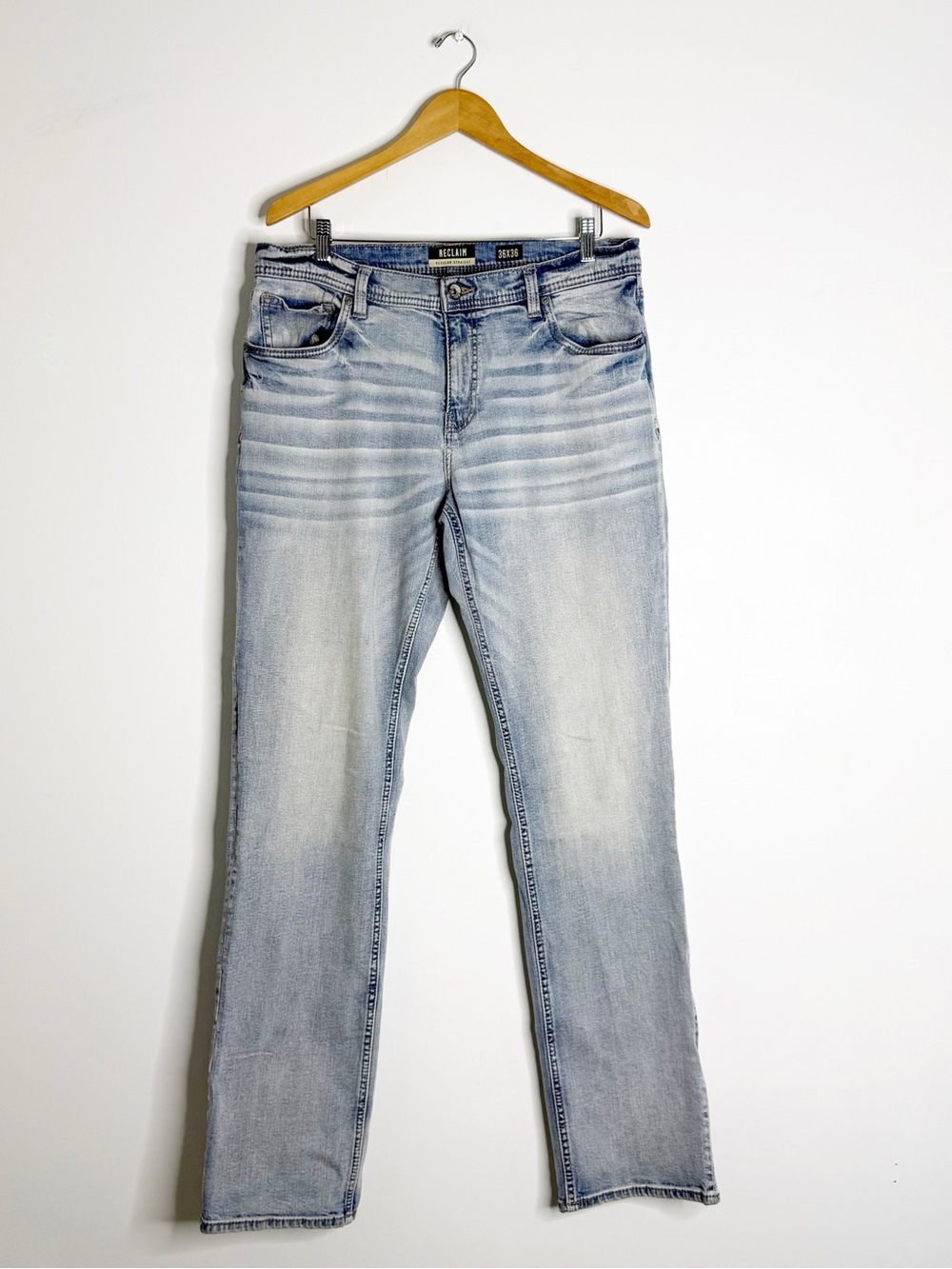 Reclaim Regular Straight Jeans 36x36 Light Wash Stretch Denim Buckle